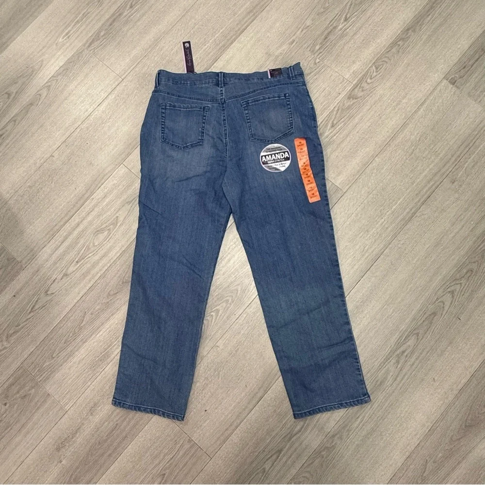 Gloria Vanderbilt Amanda NWT Size 16 Short Women’s‎ Jeans